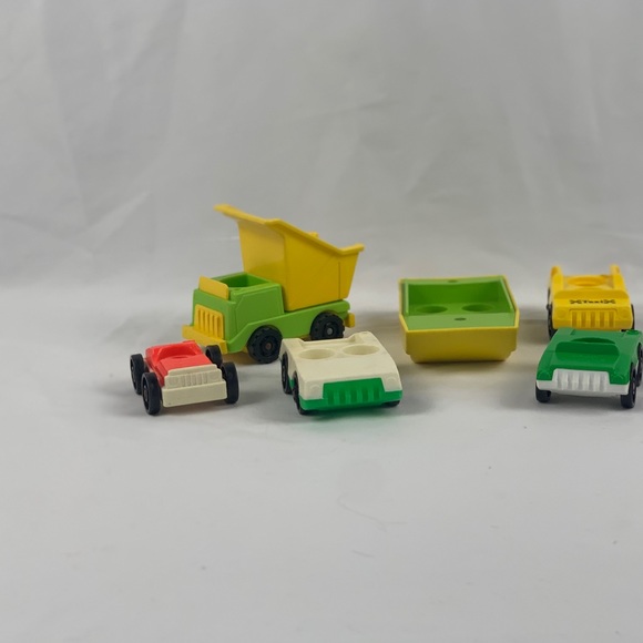 Lot of 7 Vintage Fisher-Price Little People vehicles - Picture 3 of 8